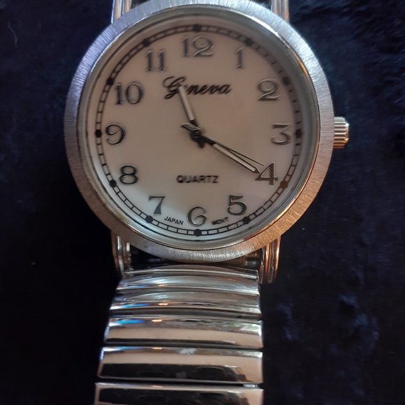 Large & Clear & Easy to read UNISEX WATCH